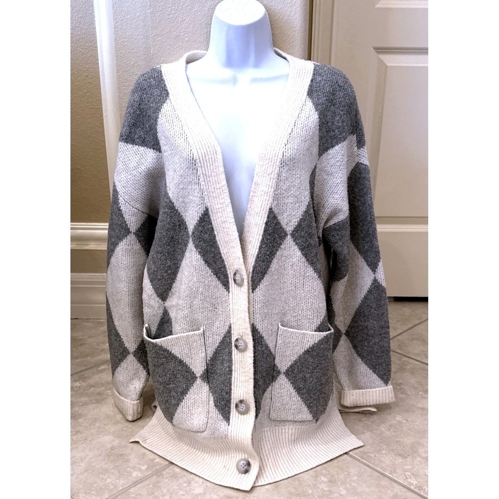 Abercrombie & Fitch Grey Argyle Oversized Cardigan Sweater Medium Soft‎ A&F